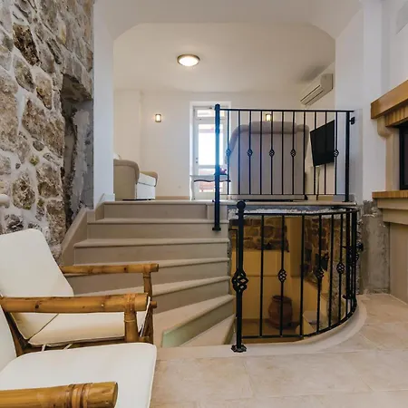 Five-bedroom In