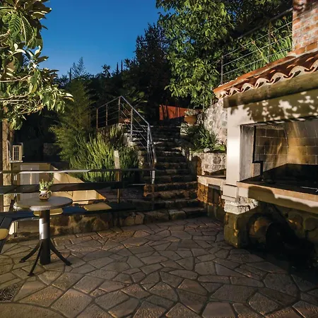 Five-bedroom In Сasa de vacaciones