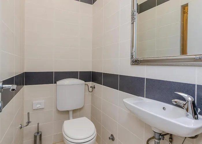 Five-bedroom In Сasa de vacaciones *