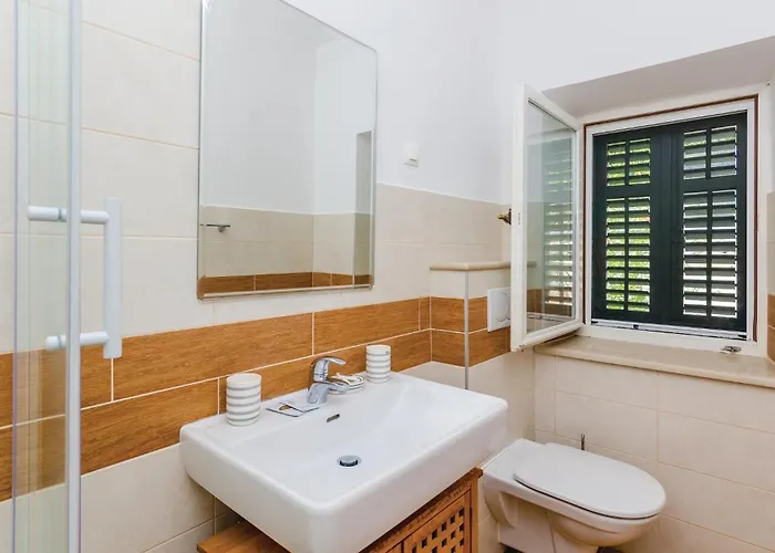 Five-bedroom In Сasa de vacaciones *