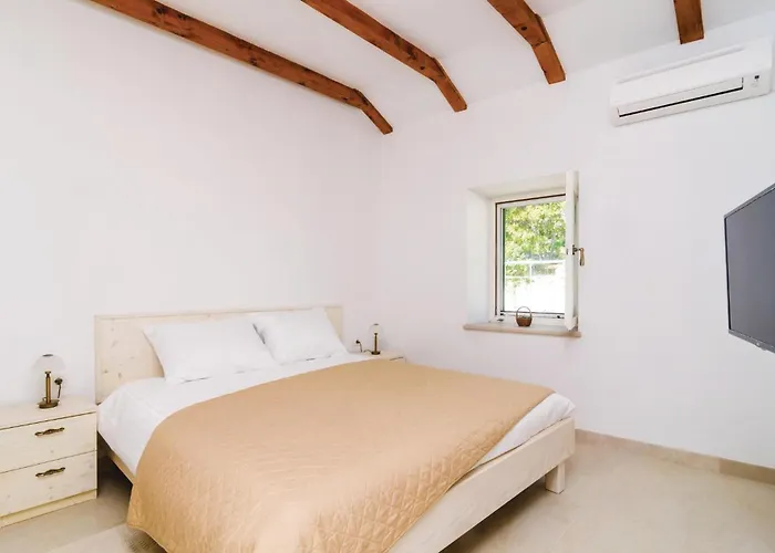 Сasa de vacaciones Five-bedroom In *