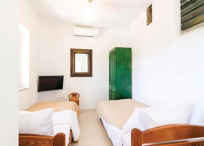 Five-bedroom In * Lovorno