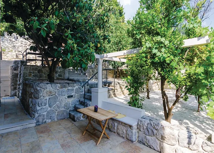 Сasa de vacaciones Five-bedroom In Lovorno