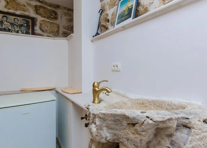 Сasa de vacaciones Five-bedroom In