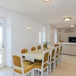 Five-bedroom In