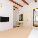 Five-bedroom In Vakantiehuis