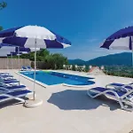Five-bedroom In * Lovorno
