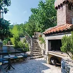 別荘 Five-bedroom In