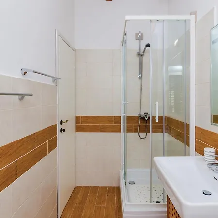 Five-bedroom In בית נופש *