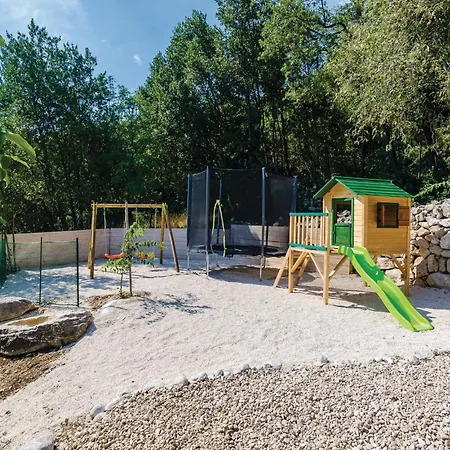 בית נופש Five-bedroom In