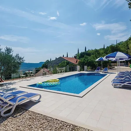 Five-bedroom In *