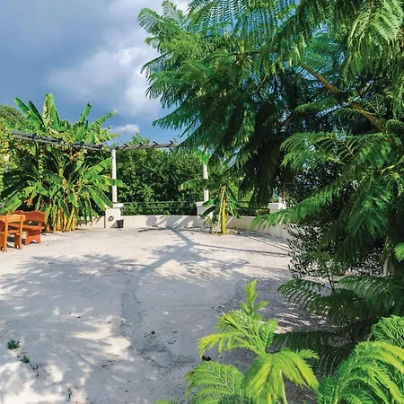 בית נופש Five-bedroom In