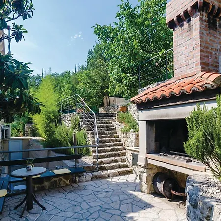 בית נופש Five-bedroom In