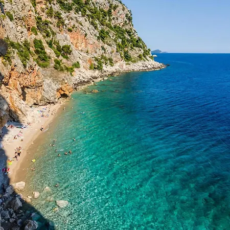 Five-bedroom In Lovorno